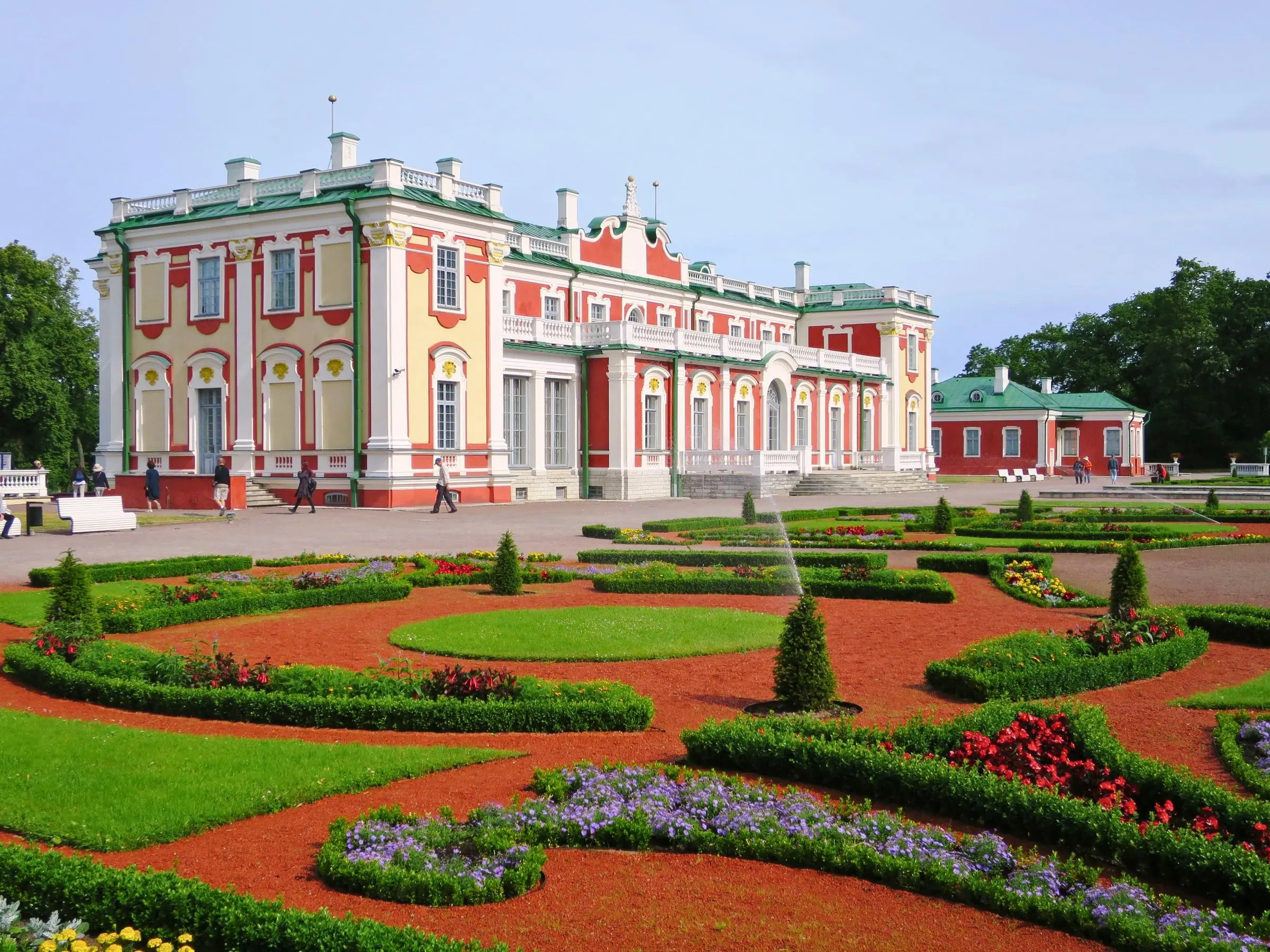 The manicured flower gardens of Kadriorg Palace